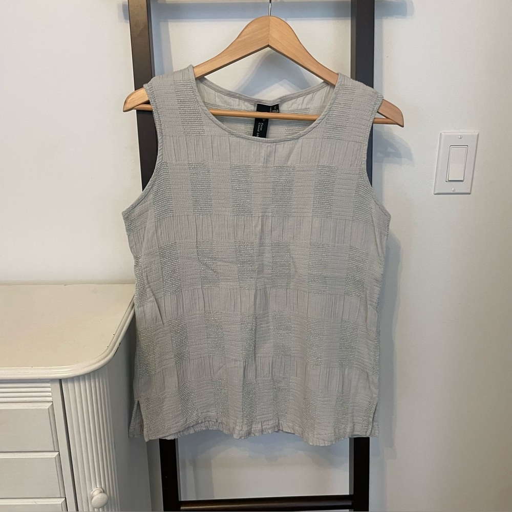 Elegant Gray Sleeveless Top. 100% cotton. Perfect for summer or layering.